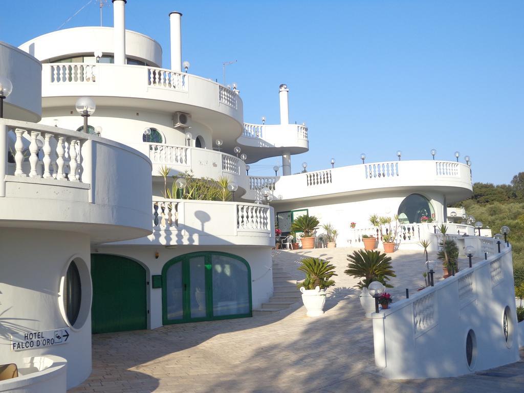 Hotel Falco D'Oro Cisternino Exteriör bild