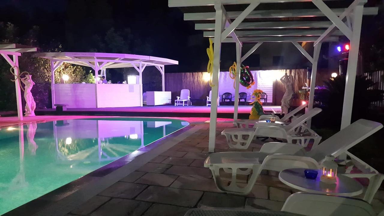 Hotel Falco D'Oro Cisternino Exteriör bild